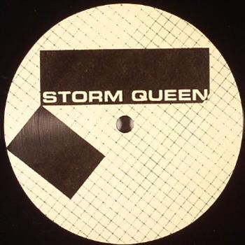 Storm Queen - Environ