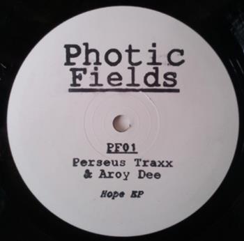Perseus Traxx / Aroy Dee - Photic Fields